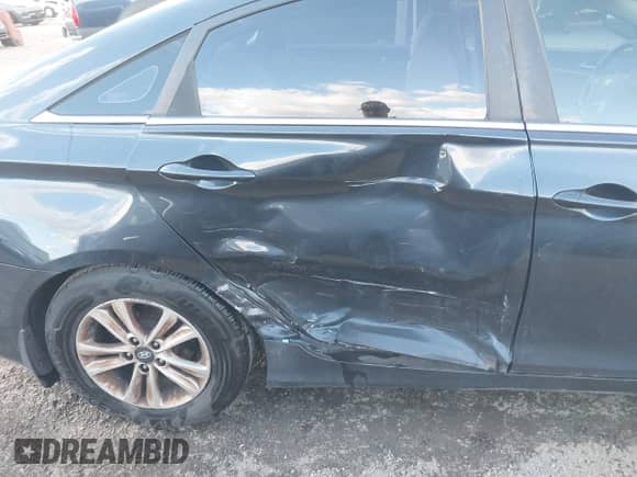 2012 Hyundai Sonata GLS z VIN 5NPEB4AC2CH495003, wystawiony jako IAAI lot #43485904 z przebiegiem 54 875 mil mil oraz . Historia ofert i sprzedaży dostępna na DreamBid. Obrazek 12.