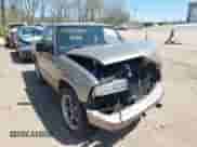 2001 Chevrolet S-10 z VIN 1GCCS14501K114427, wystawiony jako IAAI lot #42051485 z przebiegiem 115 321 mil mil oraz . Historia ofert i sprzedaży dostępna na DreamBid. Obrazek 1.