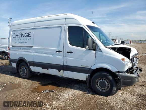2007 Dodge Sprinter with VIN WD0PE745775220450, listed as a Copart auction lot 54444025 with 84,625 mi miles and Salvage title. Bid and sale history available at DreamBid. Image 4.