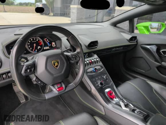 2015 Lamborghini Huracan с VIN ZHWUC1ZF7FLA03405, выставлен на аукционе Copart как лот 57724465 с пробегом 31 953 миль миль и Чистый • Clean title. История ставок и продаж доступна на DreamBid. Изображение 9.