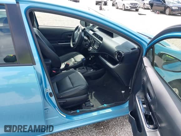 2015 Toyota Prius One z VIN JTDKDTB38F1110142, wystawiony jako IAAI lot #43032276 z przebiegiem Nie podano mil oraz . Historia ofert i sprzedaży dostępna na DreamBid. Obrazek 5.