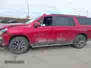 2022 Chevrolet Suburban Z71 с VIN 1GNSKDKD2NR194938, выставлен на аукционе IAAI как лот 41898845 с пробегом 68 601 миль миль и . История ставок и продаж доступна на DreamBid. Изображение 15.