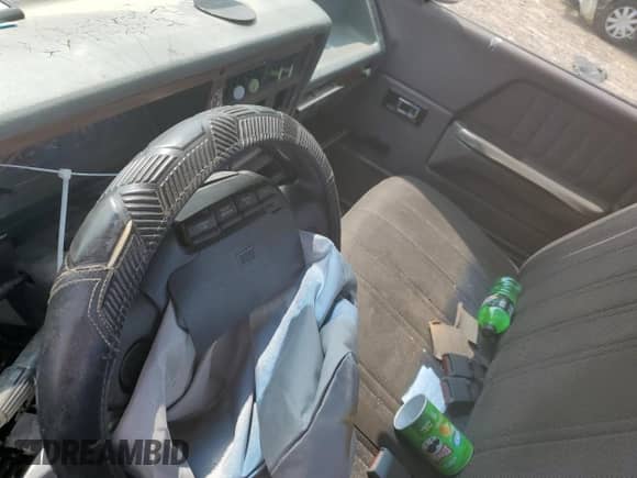 1994 Dodge Dakota z VIN 1B7FL26XXRW130637, wystawiony jako Copart lot #70238464 z przebiegiem Nie podano mil oraz Szkoda całkowita • Salvage title. Historia ofert i sprzedaży dostępna na DreamBid. Obrazek 9.