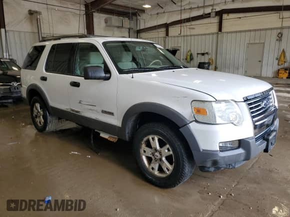 2006 Ford Explorer XLT z VIN 1FMEU73856UA60311, wystawiony jako Copart lot #67998975 z przebiegiem 208 603 mil mil oraz Nie do naprawy • Non repairable. Historia ofert i sprzedaży dostępna na DreamBid. Obrazek 4.