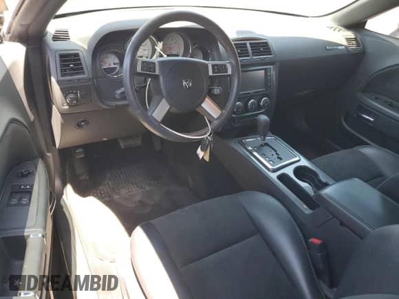 2008 Dodge Challenger SRT-8 z VIN 2B3LJ74W18H289514, wystawiony jako Copart lot #53910765 z przebiegiem 34 594 mil mil oraz Szkoda całkowita • Salvage title. Historia ofert i sprzedaży dostępna na DreamBid. Obrazek 8.