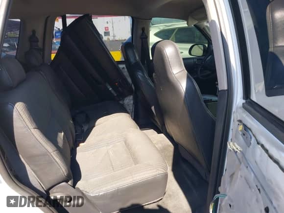 2003 Dodge Durango Sport z VIN 1D4HS38N73F587929, wystawiony jako IAAI lot #42835817 z przebiegiem Nie podano mil oraz . Historia ofert i sprzedaży dostępna na DreamBid. Obrazek 8.