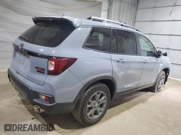 2025 Honda Passport TrailSport with VIN 5FNYF8H63SB001608, listed as a Copart auction lot 64621095 with 9,540 mi miles and Salvage title. Bid and sale history available at DreamBid. Image 3.
