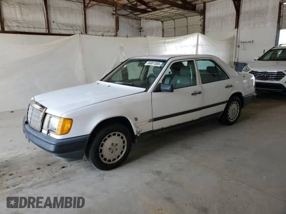 1987 Mercedes-Benz 300 E z VIN WDBEA30D4HA401644, wystawiony jako Copart lot #66001555 z przebiegiem 269 943 mil mil oraz Czysty tytuł • Clean title. Historia ofert i sprzedaży dostępna na DreamBid. Obrazek 1.