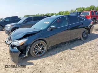 2016 Toyota Camry XLE with VIN 4T1BF1FK8GU518751, listed as a Copart auction lot 69621585 with 135,425 mi miles and Salvage title. Bid and sale history available at DreamBid. Image 1.