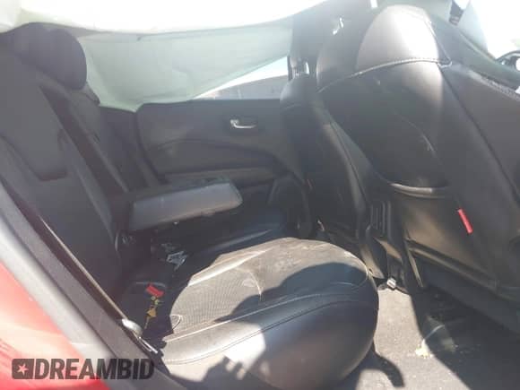 2020 Jeep Compass Trailhawk z VIN 3C4NJDDB8LT143999, wystawiony jako IAAI lot #43169195 z przebiegiem 68 923 mil mil oraz . Historia ofert i sprzedaży dostępna na DreamBid. Obrazek 8.
