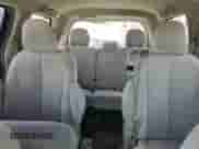 2011 Toyota Sienna LE z VIN 5TDKK3DC0BS130336, wystawiony jako Copart lot #85000875 z przebiegiem 291 116 mil mil oraz Szkoda całkowita • Salvage title. Historia ofert i sprzedaży dostępna na DreamBid. Obrazek 10.