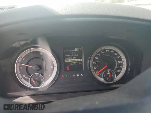 2019 Ram 1500 Express z VIN 1C6RR6FG2KS516069, wystawiony jako Copart lot #47864065 z przebiegiem 102 491 mil mil oraz Szkoda całkowita • Salvage title. Historia ofert i sprzedaży dostępna na DreamBid. Obrazek 9.