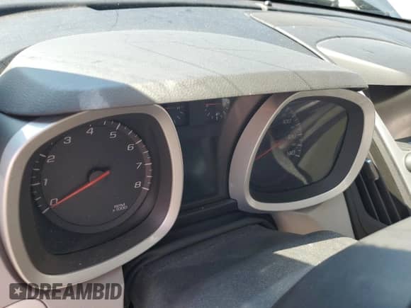 2010 Chevrolet Equinox 2LT z VIN 2CNFLNEY0A6399915, wystawiony jako Copart lot #67455545 z przebiegiem Nie podano mil oraz Szkoda całkowita • Salvage title. Historia ofert i sprzedaży dostępna na DreamBid. Obrazek 9.