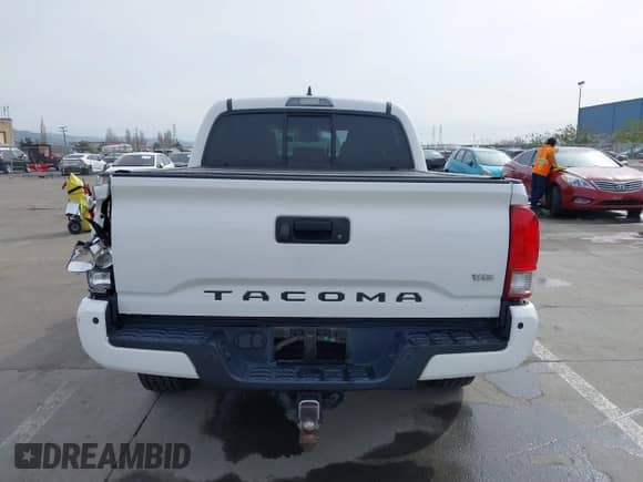 2016 Toyota Tacoma SR5 с VIN 3TMAZ5CN5GM023733, выставлен на аукционе IAAI как лот 41561502 с пробегом 151 208 миль миль и . История ставок и продаж доступна на DreamBid. Изображение 16.