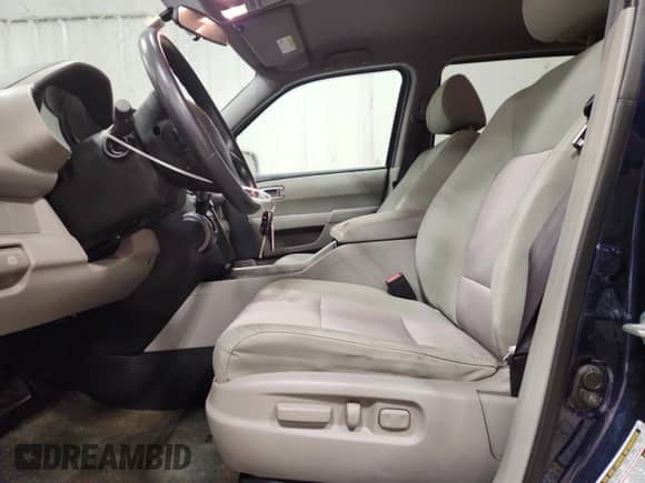 2014 Honda Pilot EX с VIN 5FNYF4H42EB039634, выставлен на аукционе Copart как лот 85875585 с пробегом 131 525 миль миль и На запчасти • Non repairable. История ставок и продаж доступна на DreamBid. Изображение 7.