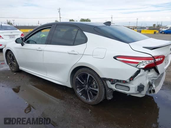 2020 Toyota Camry XSE z VIN 4T1K61AK4LU304860, wystawiony jako IAAI lot #43367482 z przebiegiem 70 312 mil mil oraz . Historia ofert i sprzedaży dostępna na DreamBid. Obrazek 3.