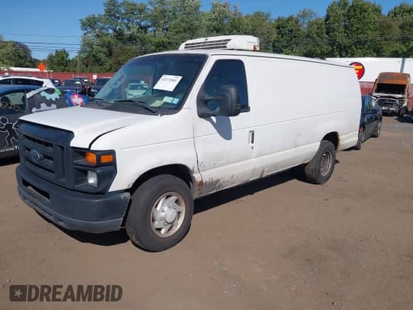 2008 Ford Econoline Cargo Commercial with VIN 1FTSS34L08DA98993, listed as a IAAI auction lot 43373901 with 201,810 mi miles and . Bid and sale history available at DreamBid. Image 2.