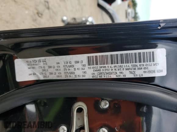 2017 Ram 1500 Limited z VIN 1C6RR7WT0HS507124, wystawiony jako Copart lot #71047425 z przebiegiem Nie podano mil oraz Nie do naprawy • Non repairable. Historia ofert i sprzedaży dostępna na DreamBid. Obrazek 12.