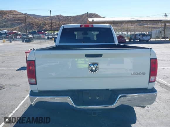 2014 Ram 1500 Express z VIN 1C6RR7FT9ES346624, wystawiony jako IAAI lot #43388714 z przebiegiem 232 412 mil mil oraz . Historia ofert i sprzedaży dostępna na DreamBid. Obrazek 16.