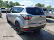 2017 Ford Escape Titanium z VIN 1FMCU9J9XHUC08079, wystawiony jako IAAI lot #43333080 z przebiegiem 169 596 mil mil oraz . Historia ofert i sprzedaży dostępna na DreamBid. Obrazek 3.