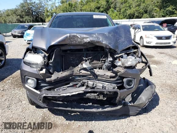 2017 Toyota Tacoma SR5 z VIN 5TFCZ5AN9HX079021, wystawiony jako Copart lot #81540915 z przebiegiem 207 109 mil mil oraz Szkoda całkowita • Salvage title. Historia ofert i sprzedaży dostępna na DreamBid. Obrazek 5.