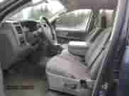 2007 Dodge 1500 ST z VIN 1D7HU18P87J507401, wystawiony jako Copart lot #43823185 z przebiegiem 177 377 mil mil oraz Czysty tytuł • Clean title. Historia ofert i sprzedaży dostępna na DreamBid. Obrazek 7.