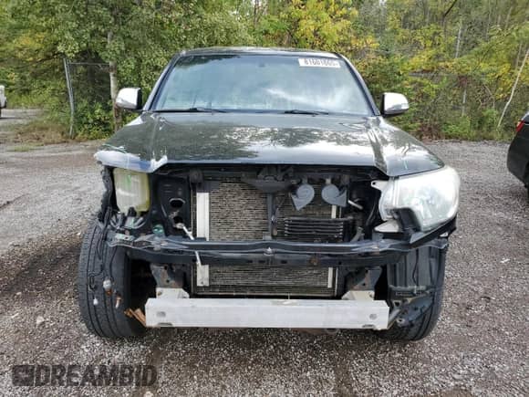 2014 Toyota Tacoma with VIN 5TFMU4FN7EX021541, listed as a Copart auction lot 81601865 with 295,835 mi miles and Clean title. Bid and sale history available at DreamBid. Image 5.