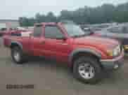 2002 Toyota Tacoma z VIN 5TEWM72N82Z119904, wystawiony jako Copart lot #67544245 z przebiegiem 257 827 mil mil oraz Czysty tytuł • Clean title. Historia ofert i sprzedaży dostępna na DreamBid. Obrazek 4.