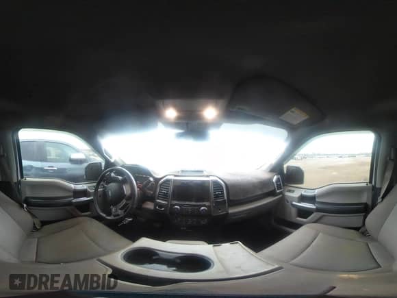 2018 Ford F-150 XL с VIN 1FTEW1CP6JKC08764, выставлен на аукционе IAAI как лот 43106030 с пробегом 142 709 миль миль и . История ставок и продаж доступна на DreamBid. Изображение 18.