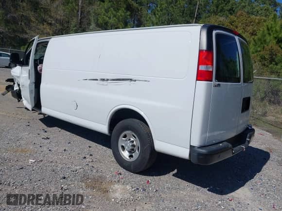 2022 Chevrolet Express Cargo с VIN 1GCWGBFP5N1217177, выставлен на аукционе IAAI как лот 41806551 с пробегом 83 673 миль миль и . История ставок и продаж доступна на DreamBid. Изображение 3.