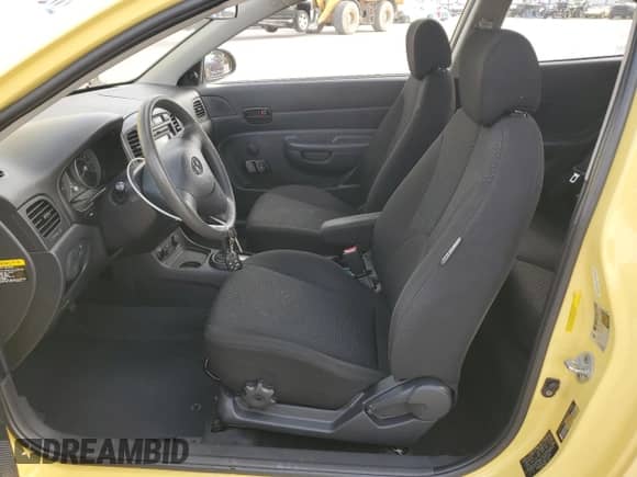 2009 Hyundai Accent Auto GS с VIN KMHCM36C89U133899, выставлен на аукционе Copart как лот 84742515 с пробегом 95 084 миль миль и Списание • Salvage title. История ставок и продаж доступна на DreamBid. Изображение 7.