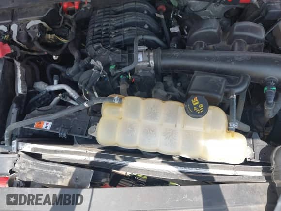 2018 Ford F-150 XL z VIN 1FTEW1EB3JFC30554, wystawiony jako IAAI lot #42627335 z przebiegiem 100 000 mil mil oraz . Historia ofert i sprzedaży dostępna na DreamBid. Obrazek 10.