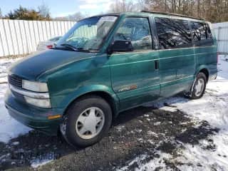 1998 Chevrolet Astro с VIN 1GNEL19WXWB111590, выставлен на аукционе Copart как лот 83527884 с пробегом 161 137 миль миль и Списание • Salvage title. История ставок и продаж доступна на DreamBid. Изображение 1.