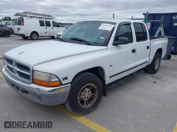 2000 Dodge Dakota Sport with VIN 1B7GL2AX2YS739075, listed as a IAAI auction lot 41596495 with 207,533 mi miles and . Bid and sale history available at DreamBid. Image 2.