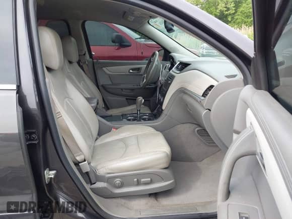 2015 Chevrolet Traverse LT с VIN 1GNKRHKD0FJ200903, выставлен на аукционе IAAI как лот 42344284 с пробегом 131 229 миль миль и . История ставок и продаж доступна на DreamBid. Изображение 5.
