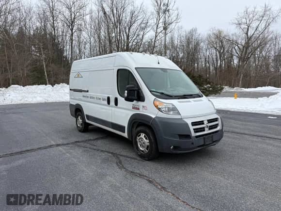2014 Ram ProMaster Cargo z VIN 3C6TRVBG2EE118261, wystawiony jako Copart lot #45903055 z przebiegiem 168 025 mil mil oraz Czysty tytuł • Clean title. Historia ofert i sprzedaży dostępna na DreamBid. Obrazek 1.