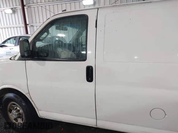 2020 Chevrolet Express Cargo with VIN 1GCWGAFG0L1229714, listed as a IAAI auction lot 42902507 with 120,592 mi miles and . Bid and sale history available at DreamBid. Image 14.