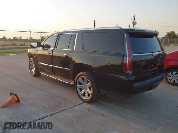 2015 Cadillac Escalade ESV Luxury с VIN 1GYS3SKJ7FR598328, выставлен на аукционе IAAI как лот 43218869 с пробегом 85 879 миль миль и . История ставок и продаж доступна на DreamBid. Изображение 3.