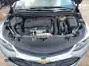 2019 Chevrolet Cruze LT z VIN 1G1BE5SM4K7139171, wystawiony jako IAAI lot #43127377 z przebiegiem 44 293 mil mil oraz . Historia ofert i sprzedaży dostępna na DreamBid. Obrazek 10.