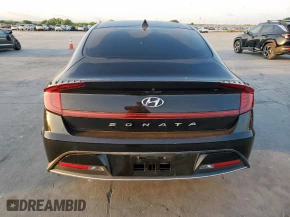 2021 Hyundai Sonata SE z VIN 5NPEG4JA1MH110337, wystawiony jako Copart lot #52131455 z przebiegiem Nie podano mil oraz Szkoda całkowita • Salvage title. Historia ofert i sprzedaży dostępna na DreamBid. Obrazek 6.