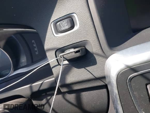 2016 Volvo S60 T5 Platinum с VIN YV4612UM7G2001173, выставлен на аукционе IAAI как лот 41659965 с пробегом 117 805 миль миль и . История ставок и продаж доступна на DreamBid. Изображение 11.