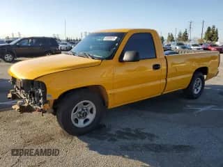 1999 GMC Sierra 1500 SL z VIN 1GTEC14V1XE519984, wystawiony jako Copart lot #49338825 z przebiegiem 304 929 mil mil oraz Szkoda całkowita • Salvage title. Historia ofert i sprzedaży dostępna na DreamBid. Obrazek 1.