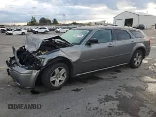 2005 Dodge Magnum SE с VIN 2D4FV48V35H549295, выставлен на аукционе Copart как лот 84777045 с пробегом 204 707 миль миль и Списание • Salvage title. История ставок и продаж доступна на DreamBid. Изображение 1.