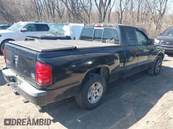 2007 Dodge Dakota SLT with VIN 1D7HW42P77S224633, listed as a IAAI auction lot 41753164 with 288,071 mi miles and . Bid and sale history available at DreamBid. Image 4.