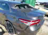 2020 Toyota Camry XSE z VIN 4T1K61AKXLU882574, wystawiony jako IAAI lot #43349578 z przebiegiem 60 611 mil mil oraz . Historia ofert i sprzedaży dostępna na DreamBid. Obrazek 6.