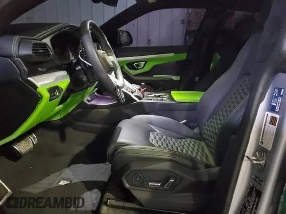 2022 Lamborghini Urus с VIN ZPBUA1ZL3NLA21053, выставлен на аукционе Copart как лот 53794345 с пробегом 22 481 миль миль и Списание • Salvage title. История ставок и продаж доступна на DreamBid. Изображение 7.