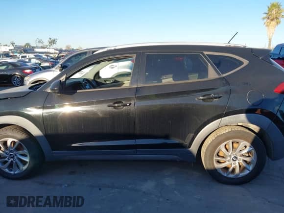 2016 Hyundai Tucson SE with VIN KM8J33A4XGU174252, listed as a IAAI auction lot 43492799 with 93,720 mi miles and . Bid and sale history available at DreamBid. Image 14.
