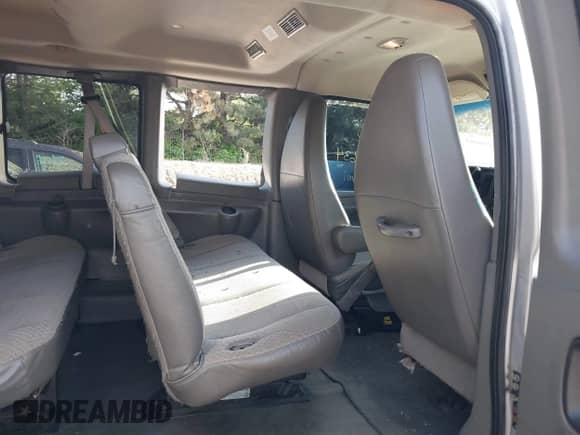 2011 Chevrolet Express Passenger 1LT с VIN 1GAZG1FG1B1119792, выставлен на аукционе IAAI как лот 42206603 с пробегом 137 634 миль миль и . История ставок и продаж доступна на DreamBid. Изображение 8.