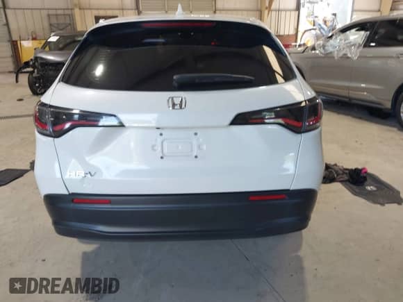 2024 Honda HR-V LX z VIN 3CZRZ1H34RM715160, wystawiony jako IAAI lot #42600264 z przebiegiem 45 874 mil mil oraz . Historia ofert i sprzedaży dostępna na DreamBid. Obrazek 16.