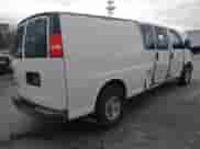 2011 Chevrolet Express Cargo z VIN 1GCWGGBA5B1187348, wystawiony jako IAAI lot #41684458 z przebiegiem 456 926 mil mil oraz . Historia ofert i sprzedaży dostępna na DreamBid. Obrazek 6.